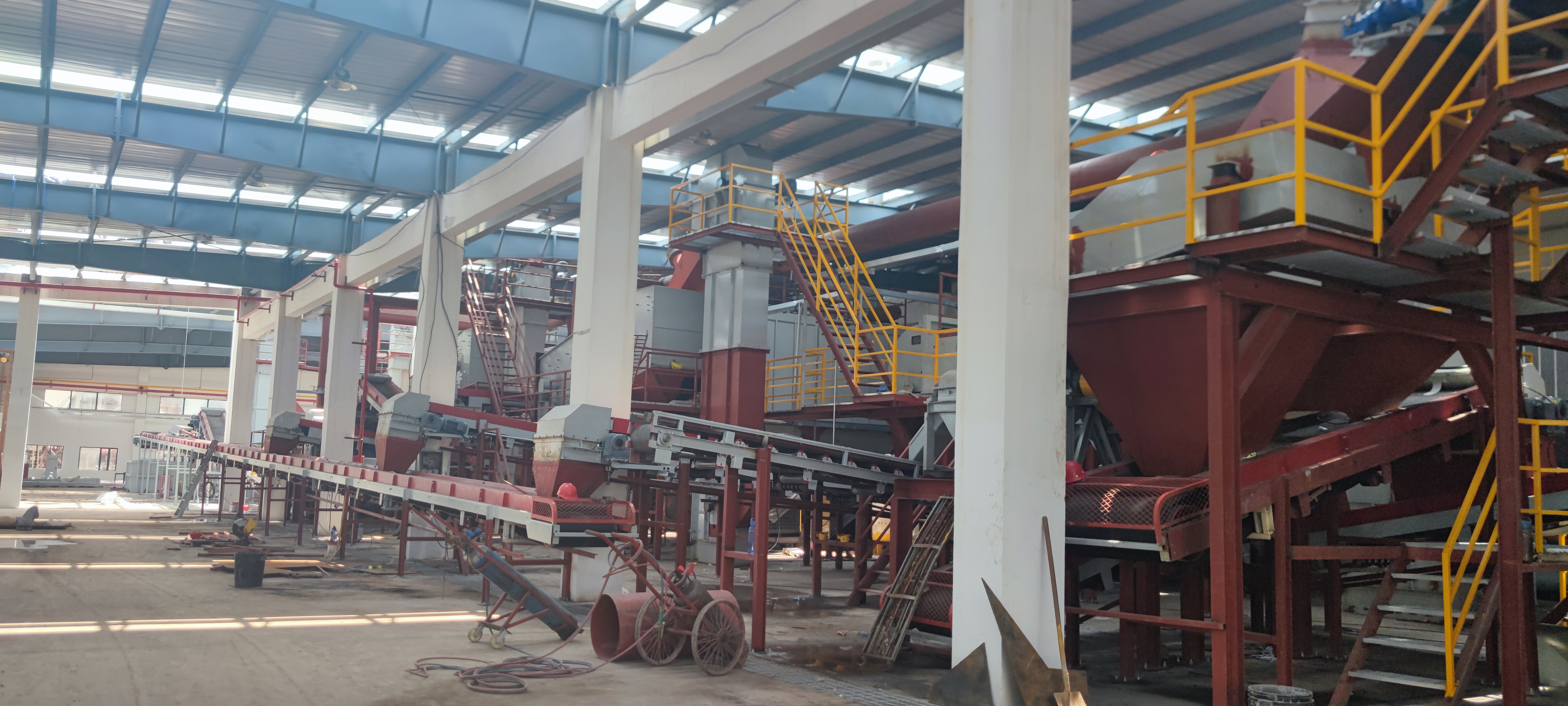 新型碎玻璃干式分選線(xiàn)案例